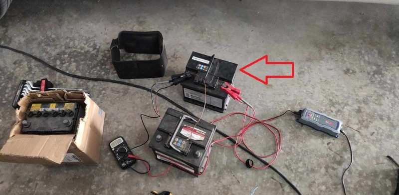 BateriaDrenada.jpg (113.1 KiB) Visto 13271 vezes Bateria a carregar com ajuda